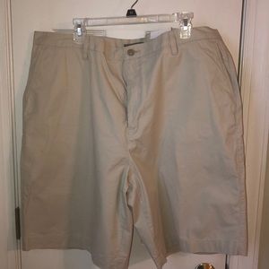 NWT! Men’s Khaki Shorts